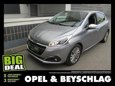 Grau Gebraucht 2019 Peugeot 208 Allure Kleinwagen | € 11.990