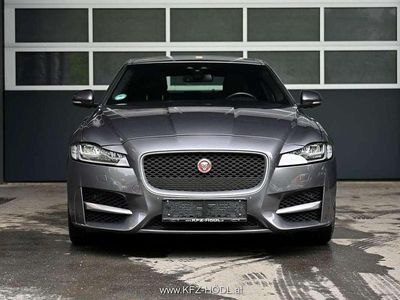 Grau Gebraucht 2016 Jaguar XF R-Sport Limousine | € 23.000 (Etwas zu teuer)