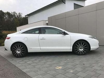 Weiß Gebraucht 2011 Renault Laguna Coupé Coupé | € 5.000