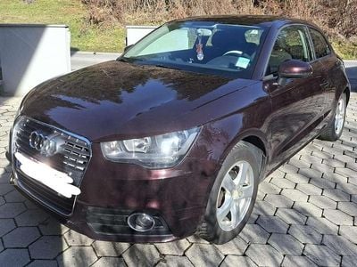 Violett Gebraucht 2012 Audi A1 Attraction Limousine | € 7.100 (Etwas zu teuer)