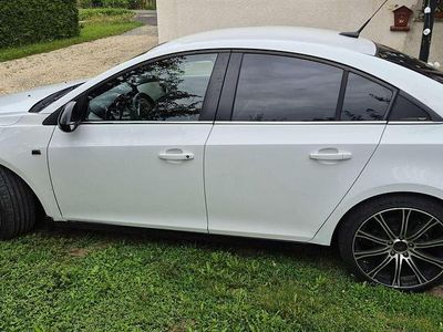 Weiß Gebraucht 2011 Chevrolet Cruze LT Limousine | € 2.600