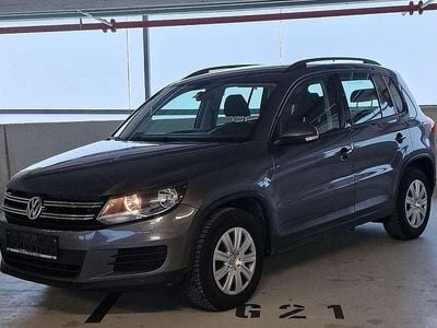 Grau Gebraucht 2014 VW Tiguan SUV | € 11.700 (Fairer Preis)