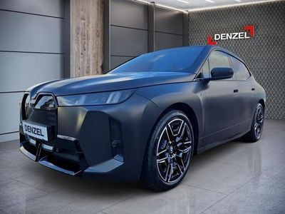 Dune grey metallic Neu 2025 BMW iX M Sport SUV | € 137.300