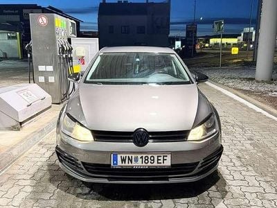 Gebraucht VW Golf VII Comfortline 105 PS (77 kW) 2014 Limousine