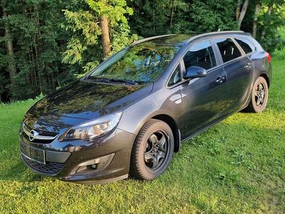Gebraucht Opel Astra Edition 110 PS (80 kW) 2014 Schwarz Kombi
