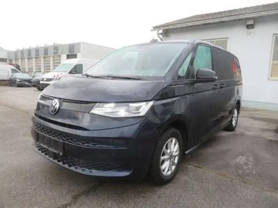 Mittelblau metallic Gebraucht 2024 VW Multivan Van | € 53.990