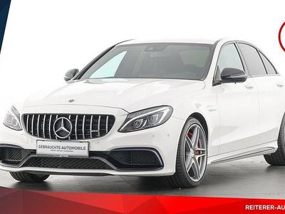 Weiß (polarweiß) Gebraucht 2015 Mercedes C63 AMG AMG | € 49.990 (Guter Preis)