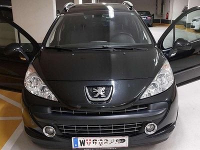 Schwarz Gebraucht 2008 Peugeot 207 Active Kombi | € 3.800