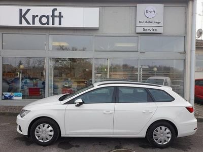 Weiss normal Gebraucht 2019 Seat Leon Reference Kombi | € 16.960 (Etwas zu teuer)
