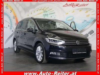 Deep black pearl Gebraucht 2024 VW Touran Highline Van / Kleinbus | € 39.990