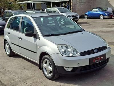 Silber Gebraucht 2003 Ford Fiesta Ambiente Kleinwagen | € 2.700 (Teuer)