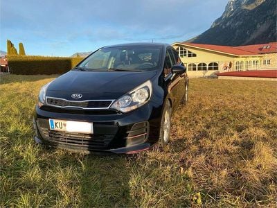 Schwarz Gebraucht 2016 Kia Rio Limousine | € 6.800 (Etwas zu teuer)