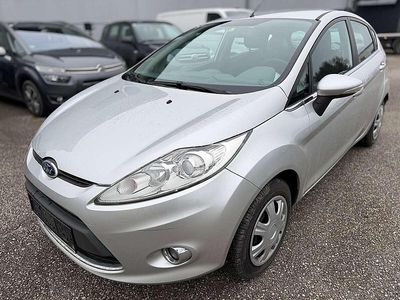 Gebraucht Ford Fiesta 60 PS (44 kW) 2010 Silber Kleinwagen