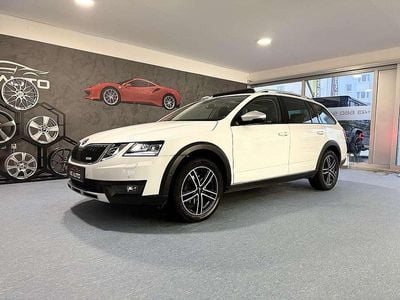 Weiß Gebraucht 2019 Skoda Octavia Scout Kombi | € 18.990