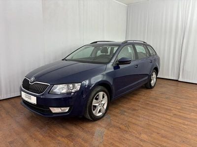 Dunkelblau normal Gebraucht 2014 Skoda Octavia Elegance Kombi | € 9.990 (Fairer Preis)