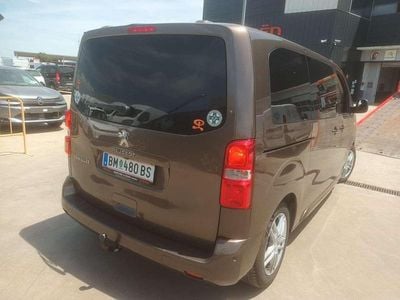 Braun Gebraucht 2017 Peugeot Traveller Active Van / Kleinbus | € 17.500