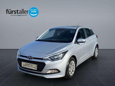 Gebraucht Hyundai i20 75 PS (55 kW) 2016 Silber Limousine