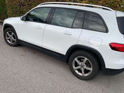 Mercedes GLB180
