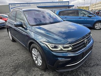 Gebraucht VW Tiguan Life 122 PS (89 kW) 2021 Blau SUV