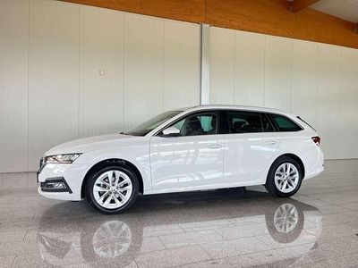 Weiß Gebraucht 2023 Skoda Octavia Style Kombi | € 23.990 (Fairer Preis)