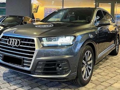 Grau Gebraucht 2018 Audi Q7 SUV | € 53.000