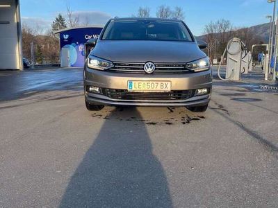 gebraucht VW Touran Highline 2,0 SCR TDI DSG