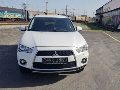 gebraucht Mitsubishi Outlander 2,2 DI-D SST Intense+ Aut.