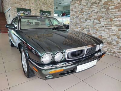 Jaguar XJ8