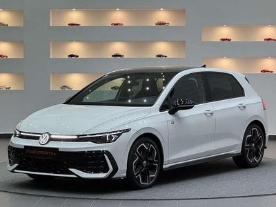 Gebraucht VW Golf VIII R-line 150 PS (110 kW) 2025 Weiß Kleinwagen
