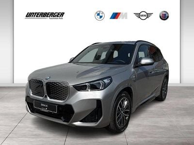 Grau Neu 2025 BMW iX1 M Sport SUV | € 55.290 (Guter Preis)