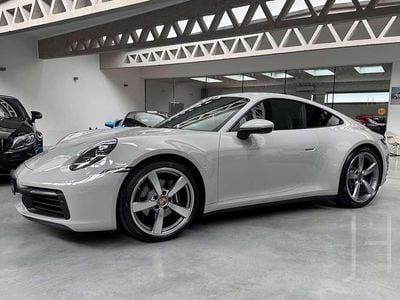 Grau Gebraucht 2020 Porsche 992 Coupé | € 124.992