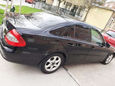 Mercedes E200