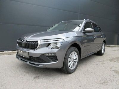 Mittelgrau metallic Neu 2025 Skoda Kamiq Selection SUV | € 31.790 (Fairer Preis)