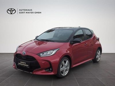 Rot Gebraucht 2023 Toyota Yaris Hybrid Style Limousine | € 21.990 (Teuer)