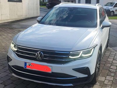 Weiß Gebraucht 2022 VW Tiguan Elegance SUV | € 35.000 (Fairer Preis)