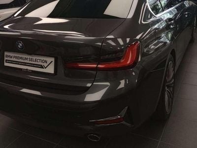 Grau Gebraucht 2020 BMW 318 Luxury Line Limousine | € 22.999 (Superpreis)