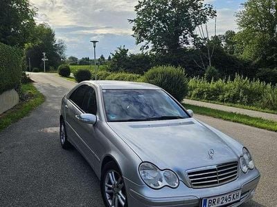 Gebraucht 2004 Mercedes C220 Avantgarde Limousine | € 5.500 (Etwas zu teuer)
