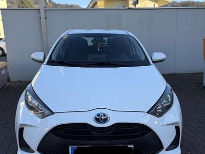 Weiß Gebraucht 2021 Toyota Yaris Active Limousine | € 15.500