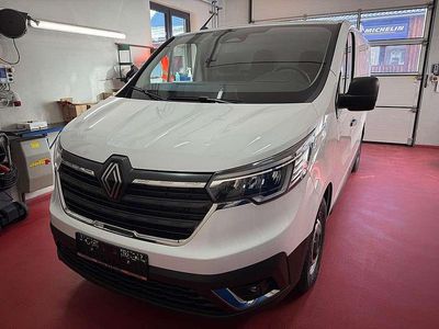 Weiß Neu 2025 Renault Trafic Van / Kleinbus | € 39.990 (Teuer)