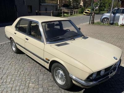 Gebraucht BMW 520 120 PS (88 kW) 1982 Gelb Limousine