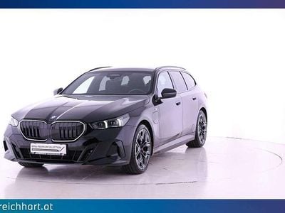 Saphirschwarz Gebraucht 2024 BMW 530e Efficient Dynamics Kombi | € 62.890