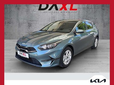 Grau Gebraucht 2023 Kia Ceed Silver Kleinwagen | € 19.990 (Etwas zu teuer)