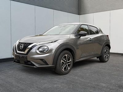 Neu Nissan Juke N-Connecta 114 PS (83 kW) 2025 Grau SUV