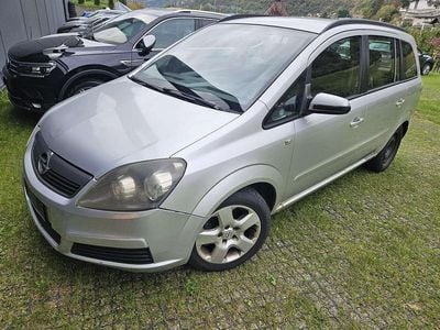 Grau Gebraucht 2006 Opel Zafira Edition Van / Kleinbus | € 600