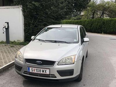 Silber Gebraucht 2007 Ford Focus Trend+ Kombi | € 1.999 (Teuer)
