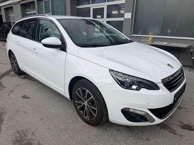 Gebraucht Peugeot 308 Allure 120 PS (88 kW) 2016 Weiß Kombi
