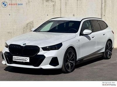 Mineralweiß Gebraucht 2025 BMW 530e Shadowline Kombi | € 69.980 (Teuer)