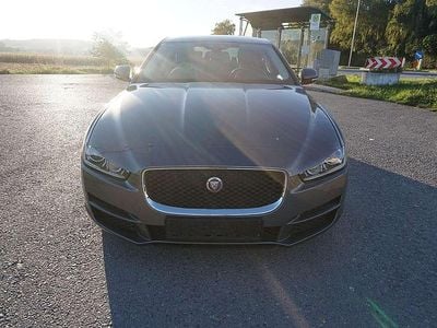 Schwarz Gebraucht 2015 Jaguar XE Limousine | € 7.390