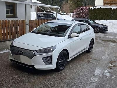 Gebraucht Hyundai Ioniq 100 kW (136 PS) 2021 Weiß Kleinwagen