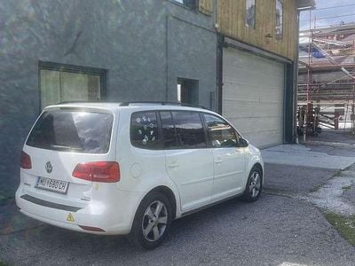 Gebraucht 2010 VW Touran Comfortline Van / Kleinbus | € 4.500